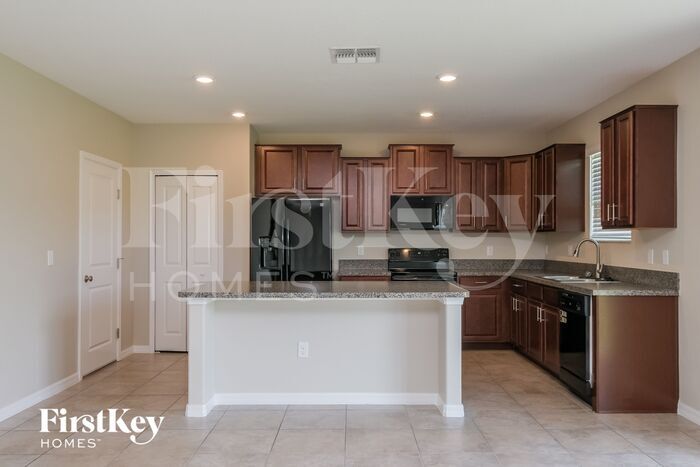 Building Photo - 6805 Trent Creek Dr