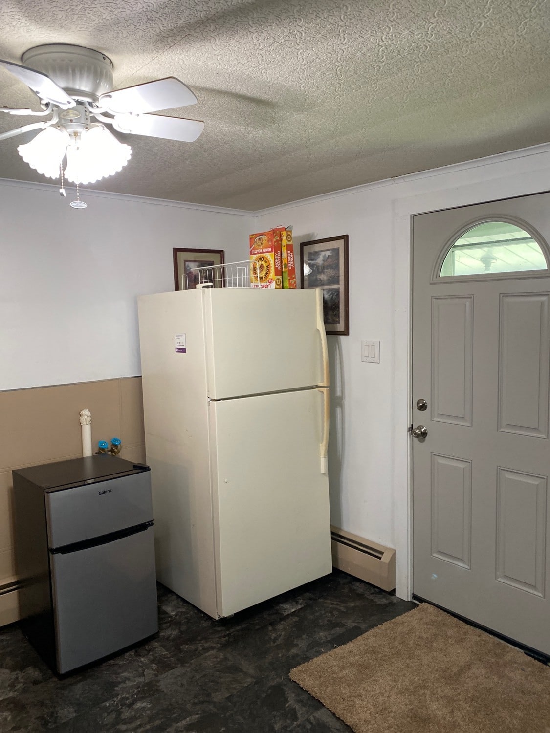 Kitchen - 19 Pond Hill Rd