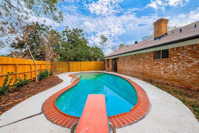 Building Photo - 10806 Silkwood Dr