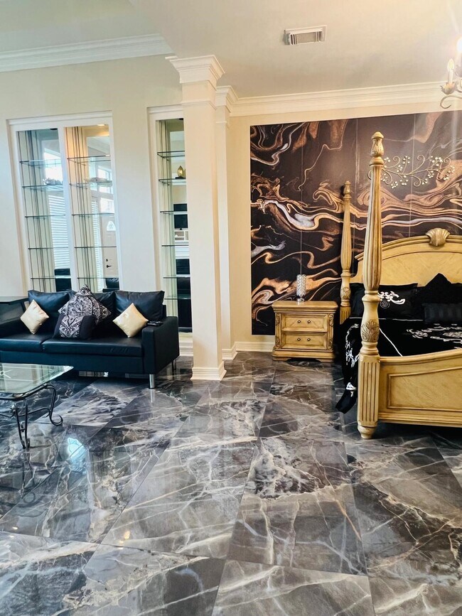 Building Photo - 4114 Fisher Lake Dr