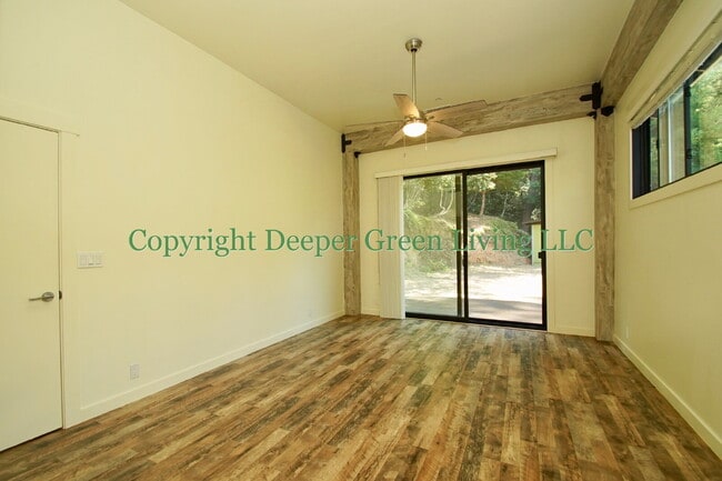 Building Photo - 2 Bedroom Woodacre Home with Views!