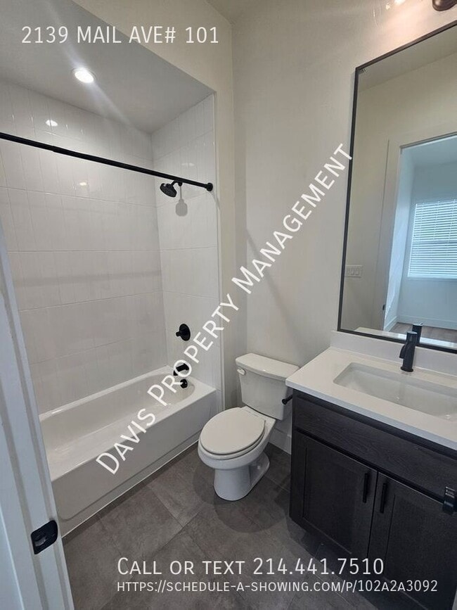 Building Photo - 2139 Mail Ave