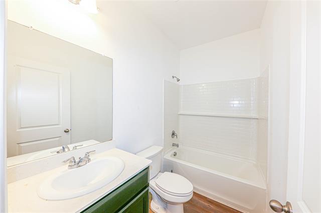 Building Photo - 746 Wilshire Dr