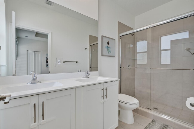 Building Photo - 20741 NE 5th Ct