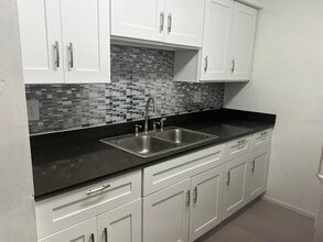 Building Photo - 6130 Curry Ford Rd