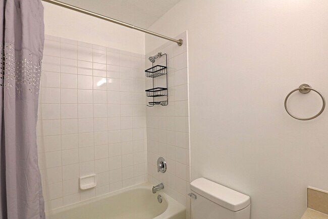 Building Photo - Cypress Landing 10067
