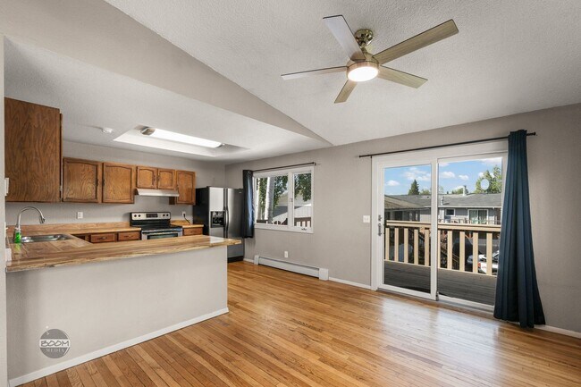 Building Photo - Bright Anchorage Home in Prime Location
