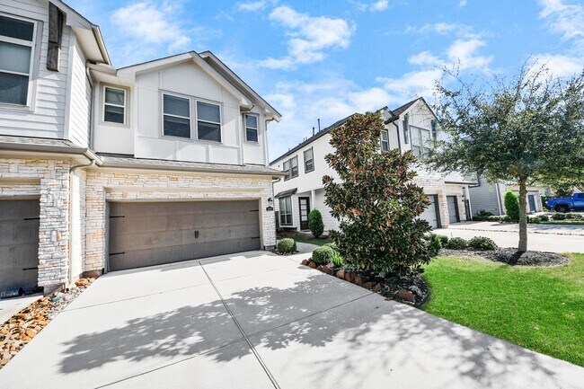 Building Photo - 1635 Ryon Falls Dr