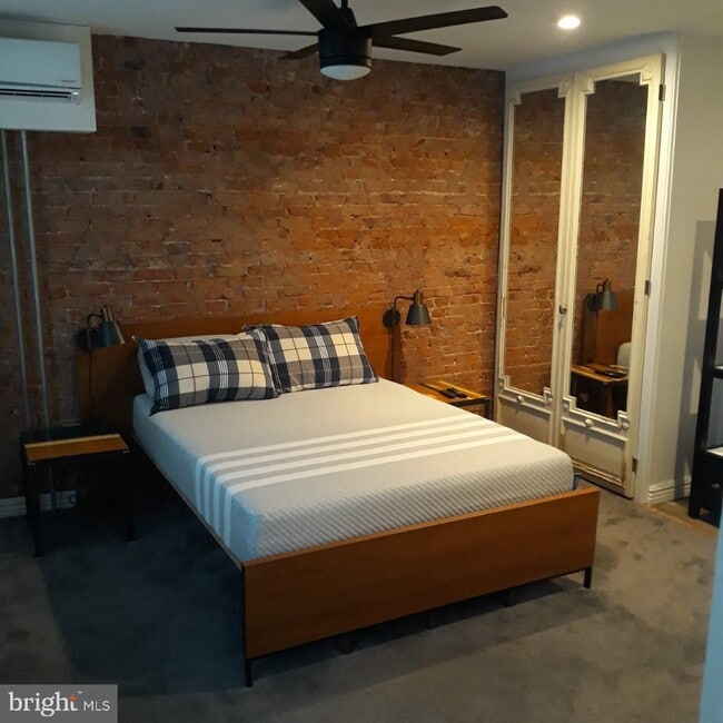 Building Photo - 1201 Penn Ave