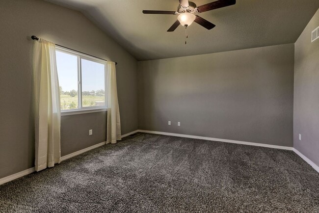 Building Photo - 1748 Ruddlesway Dr