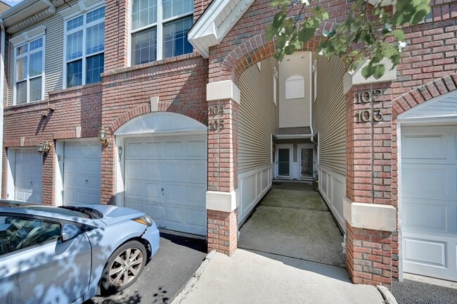 Building Photo - 104 Pebble Brook Dr