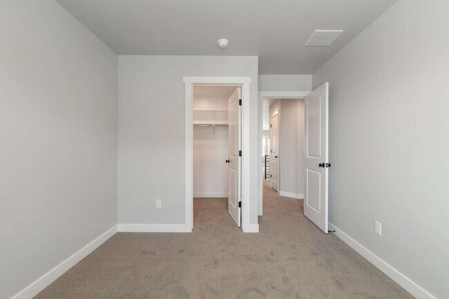 Building Photo - Brand New 3BD 3BA Holbrook Home w/ Finished Basement -Corner Lot