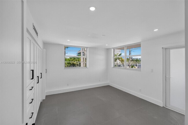 Building Photo - 360 Meridian Ave