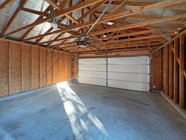 Building Photo - 928 Lost Pines Ln