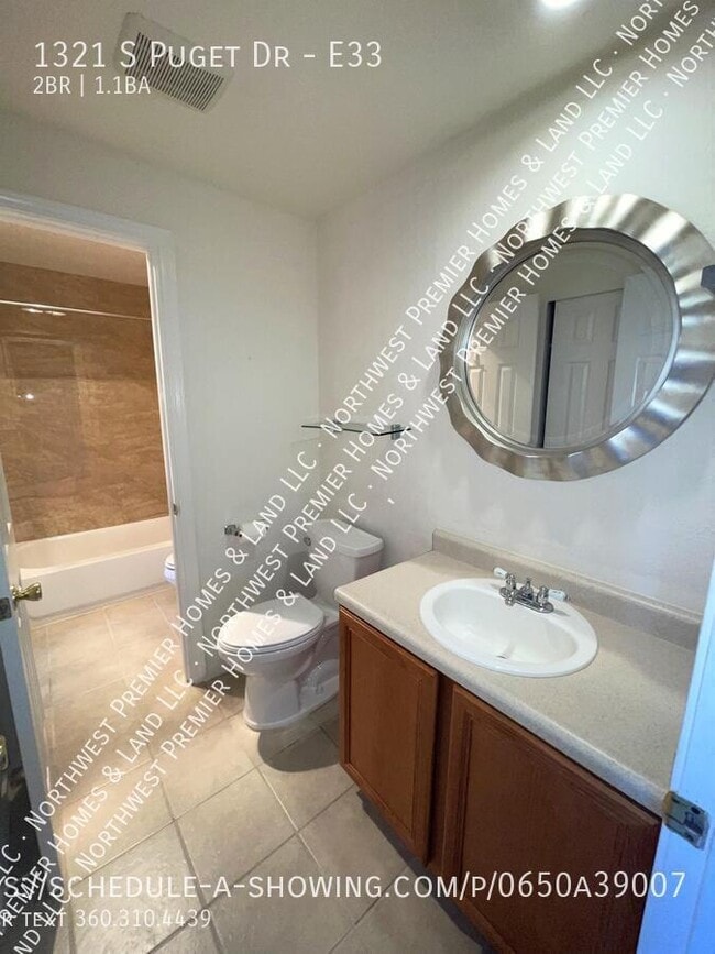 Building Photo - 1321 S Puget Dr