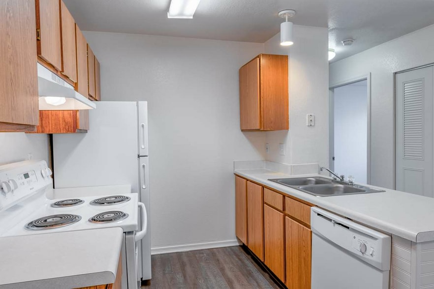 Building Photo - Lyons Gate Apartments