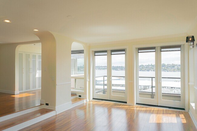 Building Photo - 2bd/2ba Seattle Condo