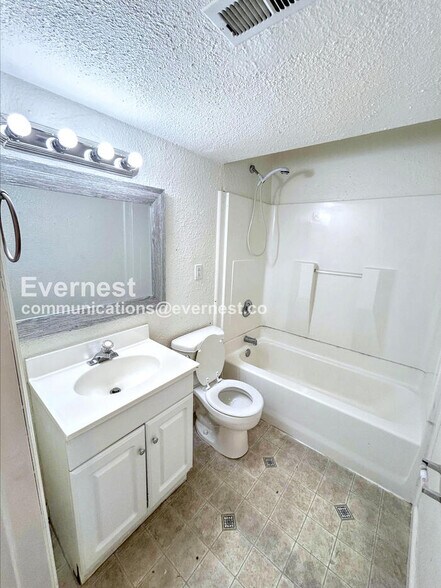 Building Photo - 663 Seawell Dr