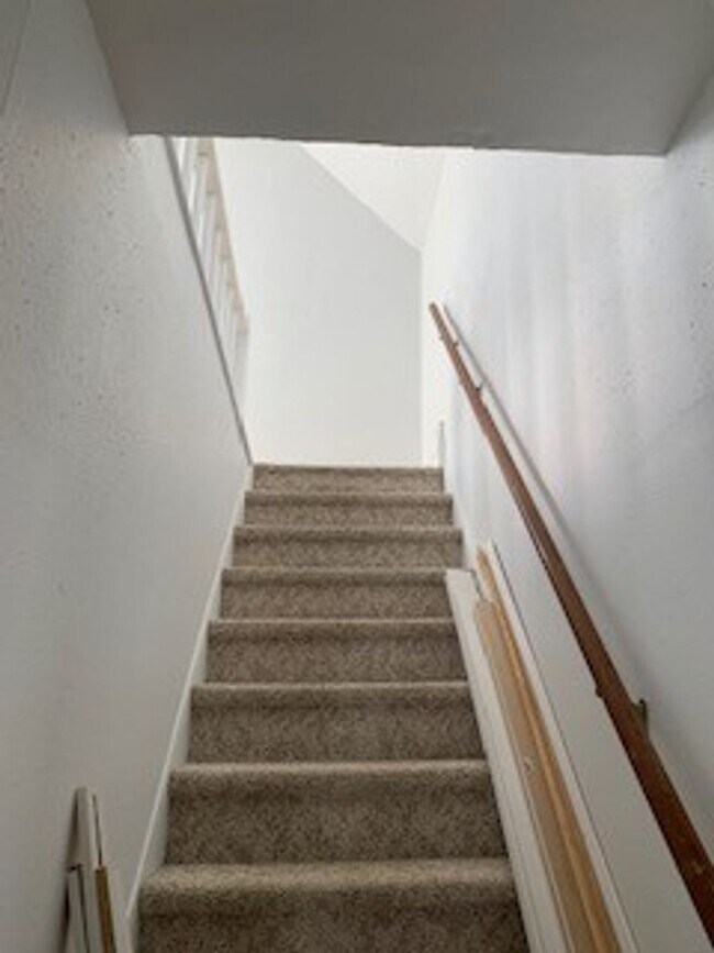 Building Photo - FIVE BR, 2 BA HOUSE in Jesup