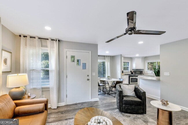 Building Photo - 811 Old Powder Springs Rd SW