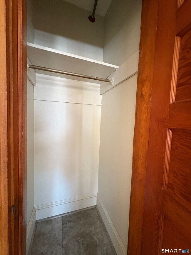 Building Photo - 20 Nash St