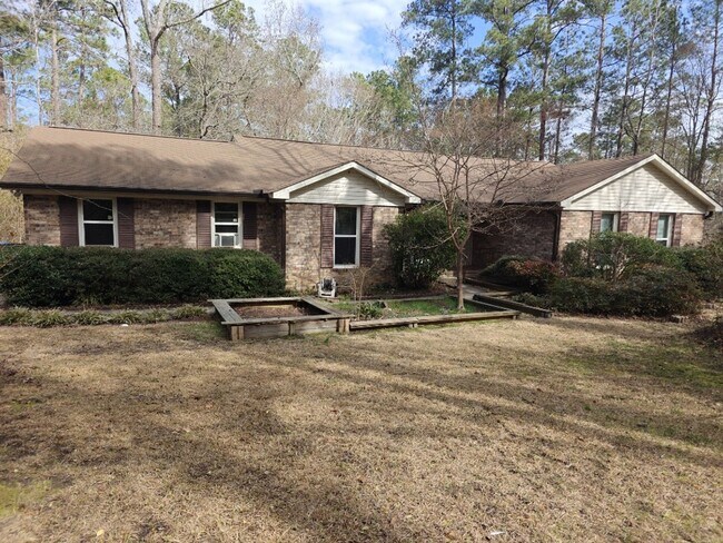 Primary Photo - Charming 3-bedroom, 2-bath home with Garage in Columbia County!