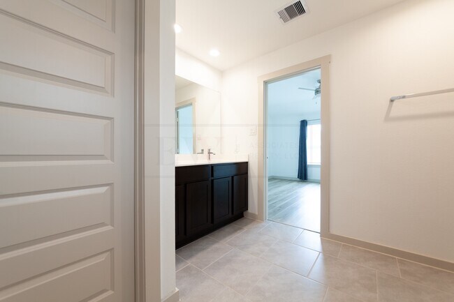 Building Photo - 4010 Garver Grv Ln