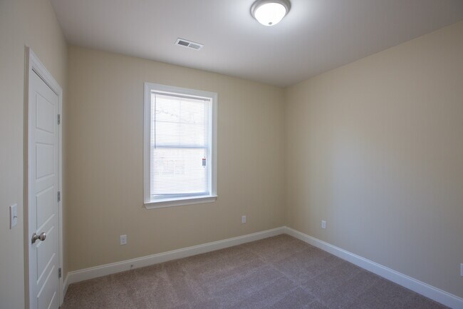 Building Photo - 127 N Parkdale Ave