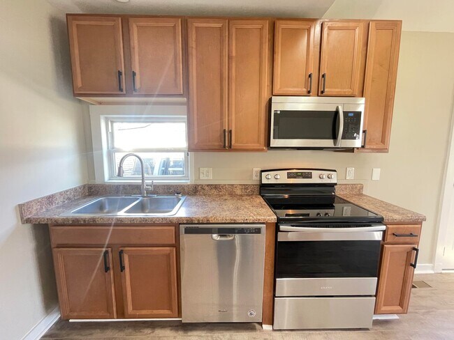 Building Photo - 414 1st Ave