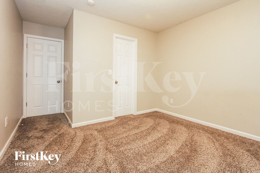 Building Photo - 7651 Lara Lee Dr