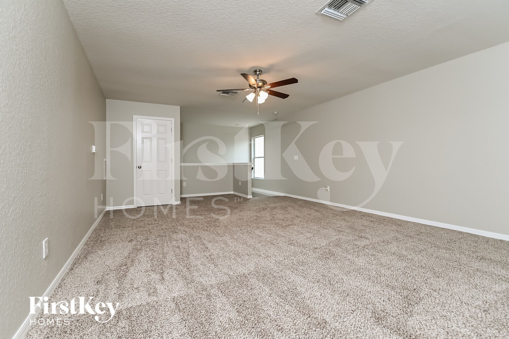 Building Photo - 9070 Pinebreeze Dr