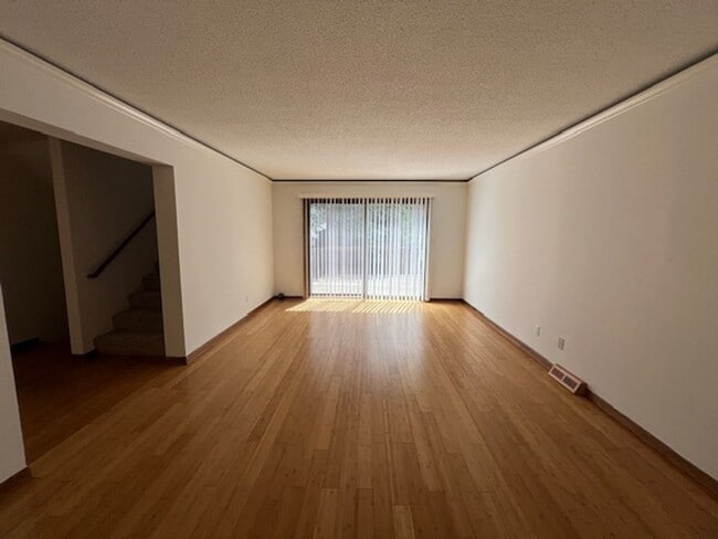 Building Photo - 203-203 Briarcrest Ct