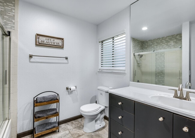 Building Photo - 1233 E Via Escuela