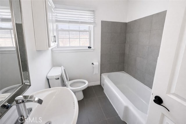 Building Photo - 1615 E Mardina St