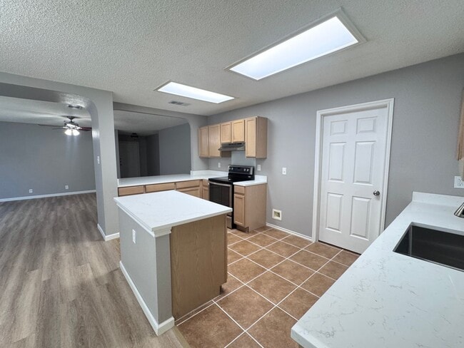 Building Photo - 10431 Westfield Pl