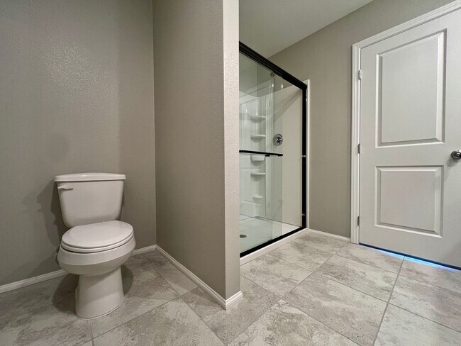 Building Photo - Modern 2-Bedroom Townhome Near Allegiant S...