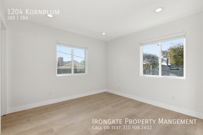 Building Photo - 1204 Kornblum-