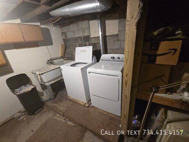 Building Photo - 110 E Summit St