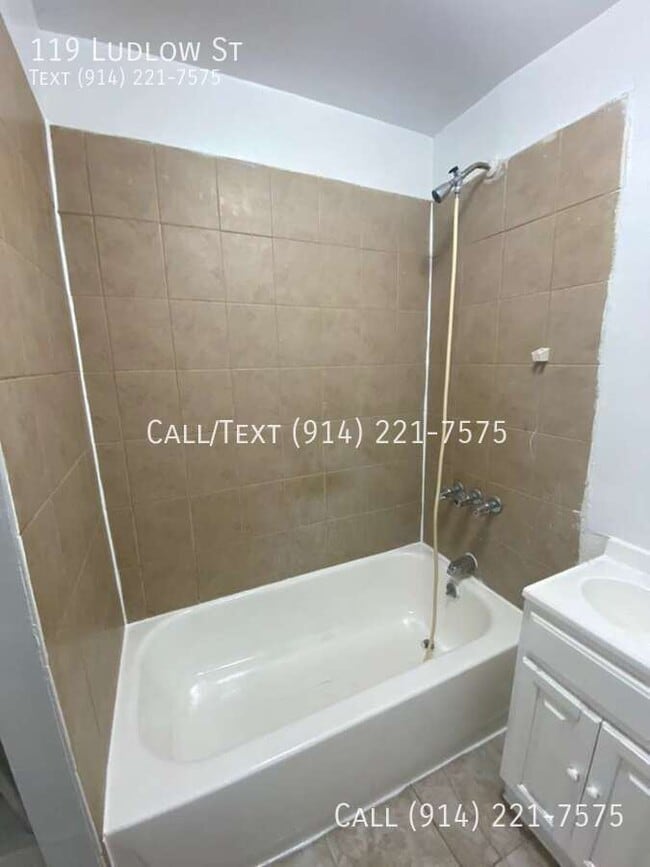 Building Photo - 119 Ludlow St