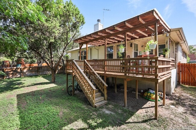 Building Photo - 10903 Wilson Oaks Dr