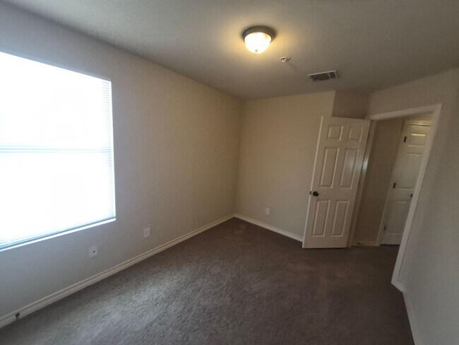 Building Photo - 4814 Appleseed Ct