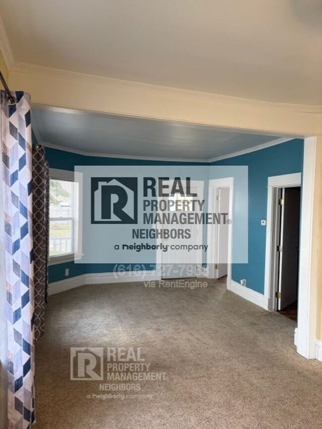 Building Photo - 88 E 18th St