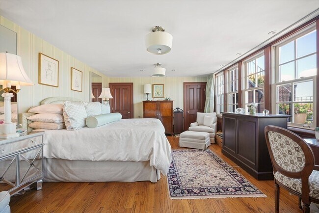 Building Photo - 95 Beacon St