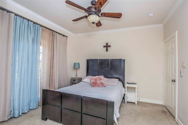 Building Photo - 25219 Hideaway Run Dr