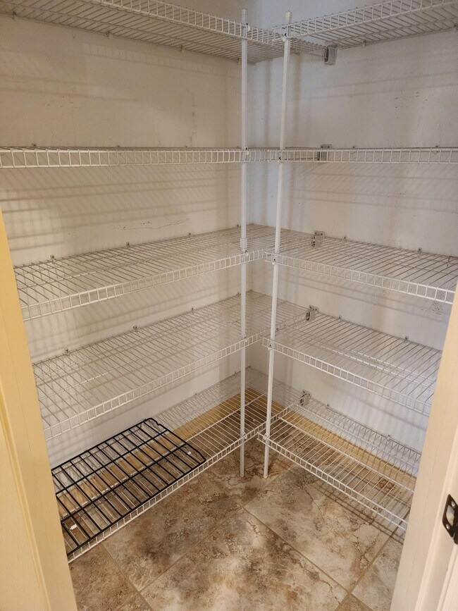 Building Photo - 3941 Orchard Dr