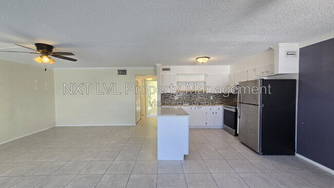 Building Photo - 6777 Winkler Rd