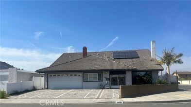 Building Photo - 10485 La Sombra Ave