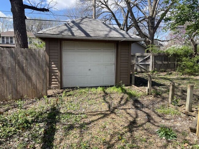 Building Photo - 1261 SW Wayne Ave