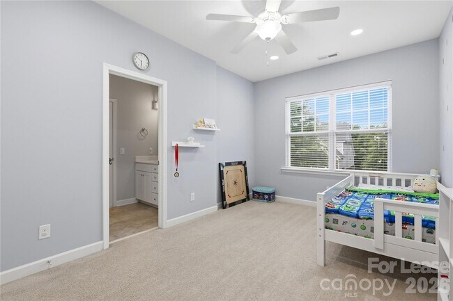 Building Photo - 5401 Meadowcroft Way