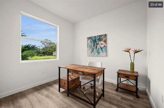 Building Photo - Charming 3-Bedroom Townhome in Lehigh Acres!